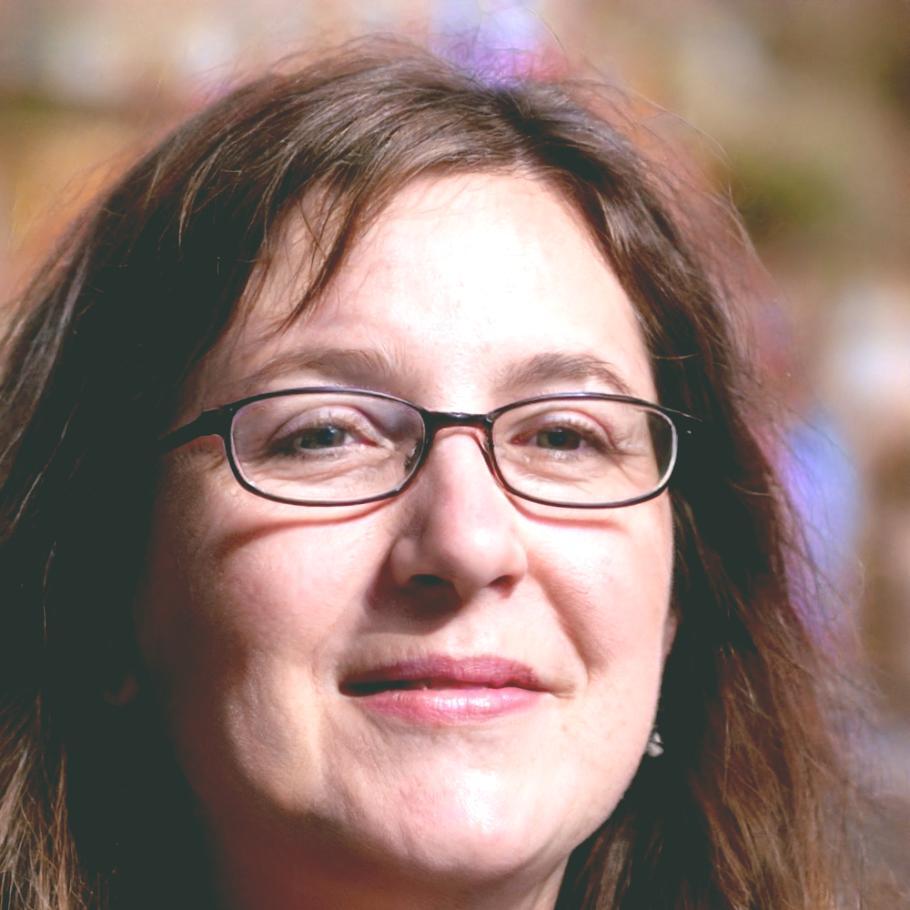 Alessandra Longo, analista finanziaria industriale